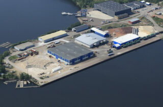 Warehouse of Hacklin Bulk Boys in HaminaKotka harbour for storage of bulk commodities