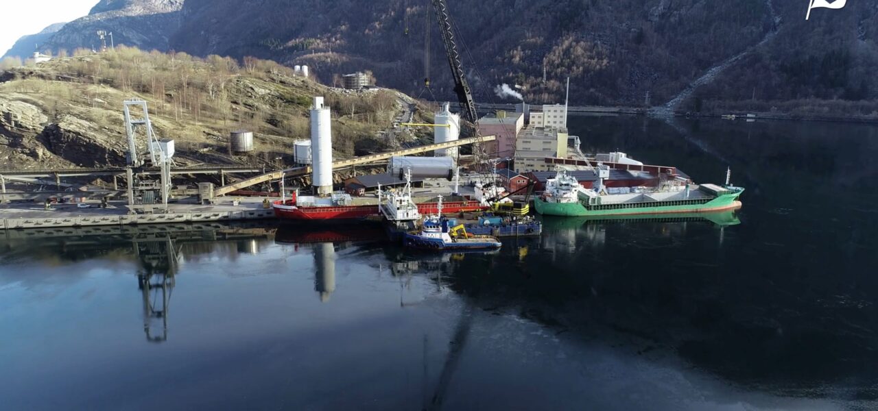 odda operation unloading of project cargo from a vessel